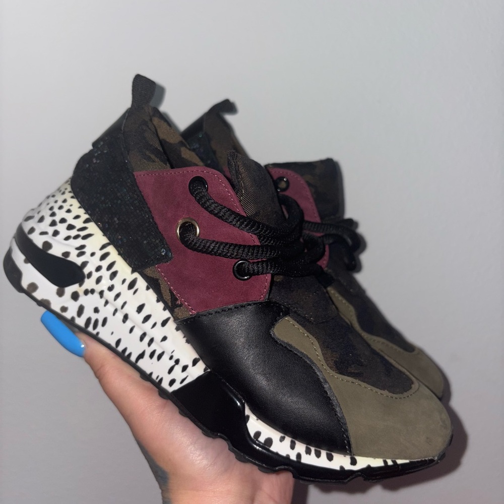 Stylish Multicolor Sneakers